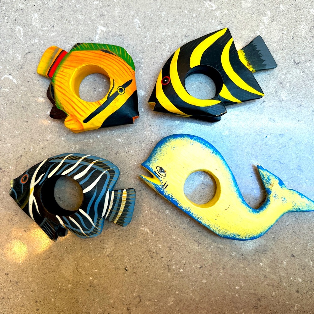 Set of 4 hand painted fish napkin rings! Make a fun statement at the table 🐠Cute
